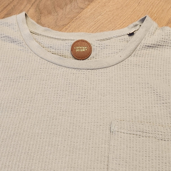 Common People Men's Sage Textured Short Sleeve Tee - Picture 4 of 7